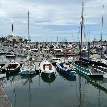 Studio-cabine, Acces Direct Port Et Plage, Les Pieds Dans L'eau Apartamento Arcachón