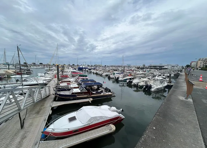 Studio-cabine, Acces Direct Port Et Plage, Les Pieds Dans L'eau Lejlighed *
